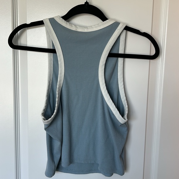 Crop top 1. - Picture 4 of 4